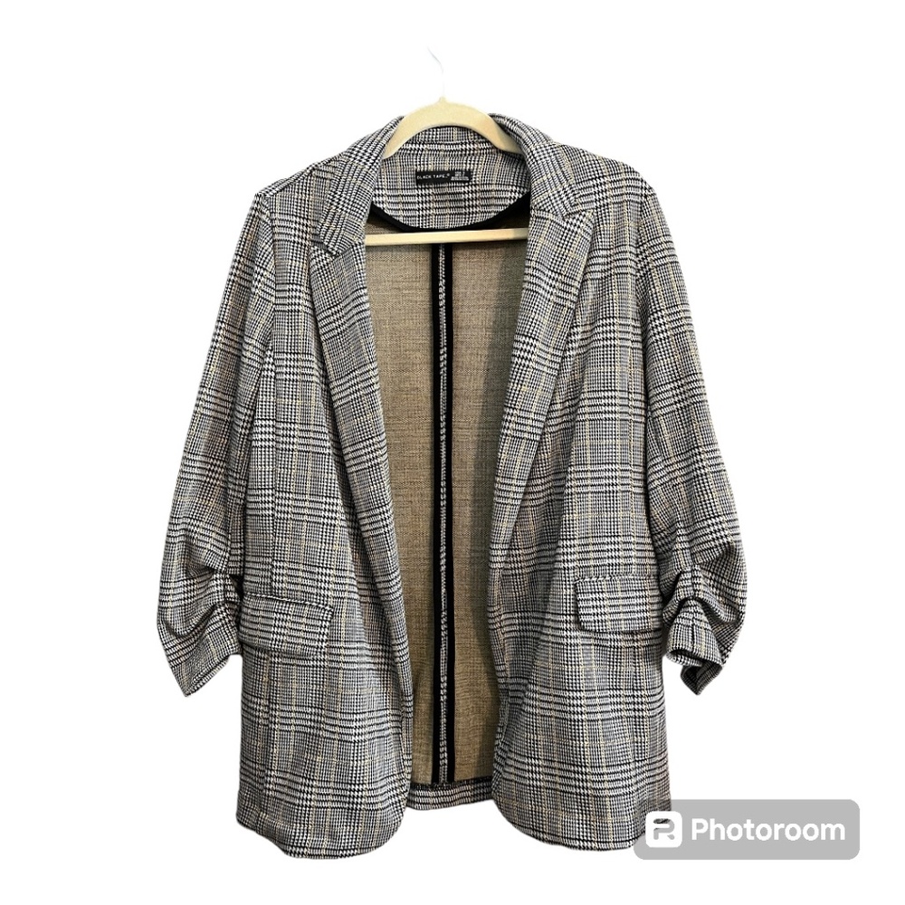 Black Tape Unstructured Blazer with Cropped Sleeves Size Small